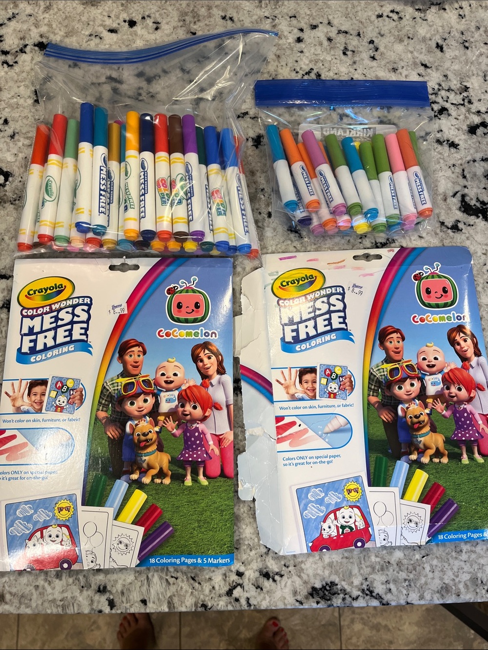 Crayola Mess Free Coloring Set with Markers - Multicolor
